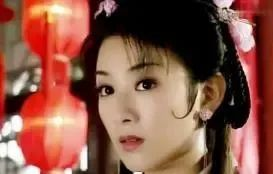 黃奕這是整殘了嗎？歪嘴臉僵硬變形還香腸嘴，太雷人了