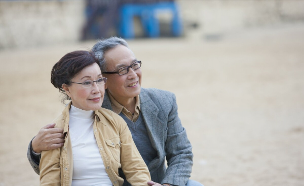 搭夥老伴堅持AA，52歲阿姨：想讓我免費伺候你一家9口？白日做夢