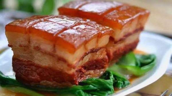 為啥老人身上有一股怪味？建議55歲後，遠離4個習慣，老了或沒味