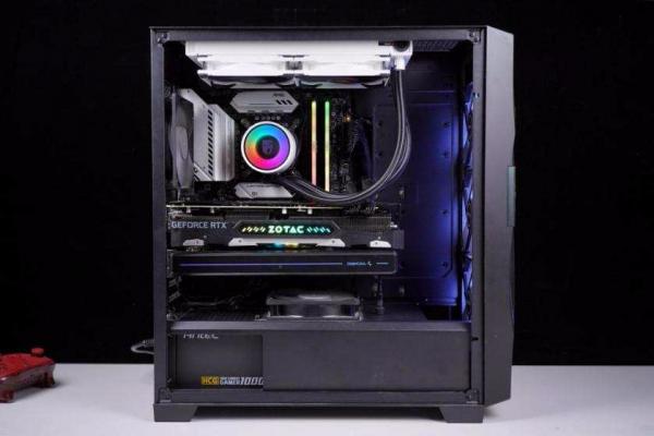 當英睿達P5遇到擁有專利的安鈦克DF700 FLUX機箱,新的篇章開始了 當英睿達P5遇到擁有專利的安鈦克DF700 FLUX機箱,新的篇章開始了