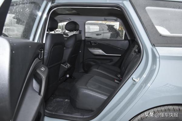 導購 | 十萬預算空間、配置全都要？新寶駿Valli對比長安逸動