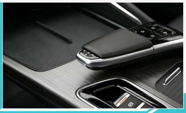 20英寸輪圈+主動安全系統 長安UNI-T買它最划算 20英寸輪圈+主動安全系統 長安UNI-T買它最划算