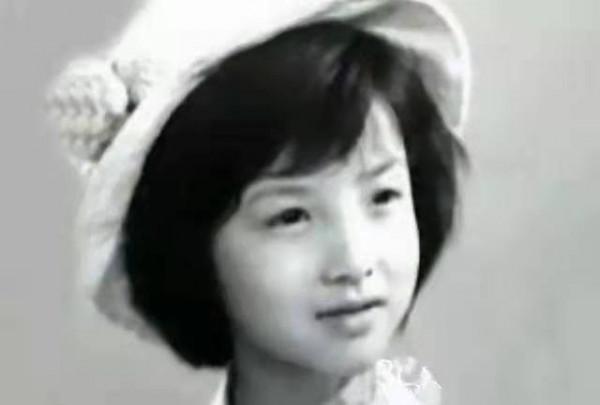 演員謝蘭：嫁給師小紅，讓聾啞父母有依靠，39歲為愛生子