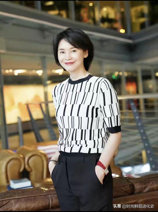 50歲以後穿的是品味,中年女人買衣服更要“少而精”,這3件必備 50歲以後穿的是品味,中年女人買衣服更要“少而精”,這3件必備