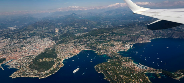 15個世界最壯觀的機場著陸點