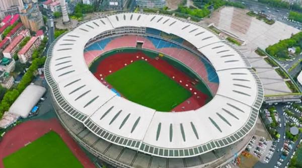 體操少女陸莉16歲奪冠，2年後因病退役，遠嫁美國20多年不改國籍