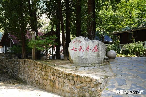 遊走青山秀水間，遛娃嬉戲好休閒