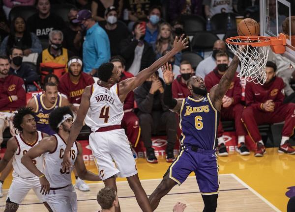 一夜6訊息！湖人或交易威少，東西部最新排名出爐，杜蘭特遭罰款