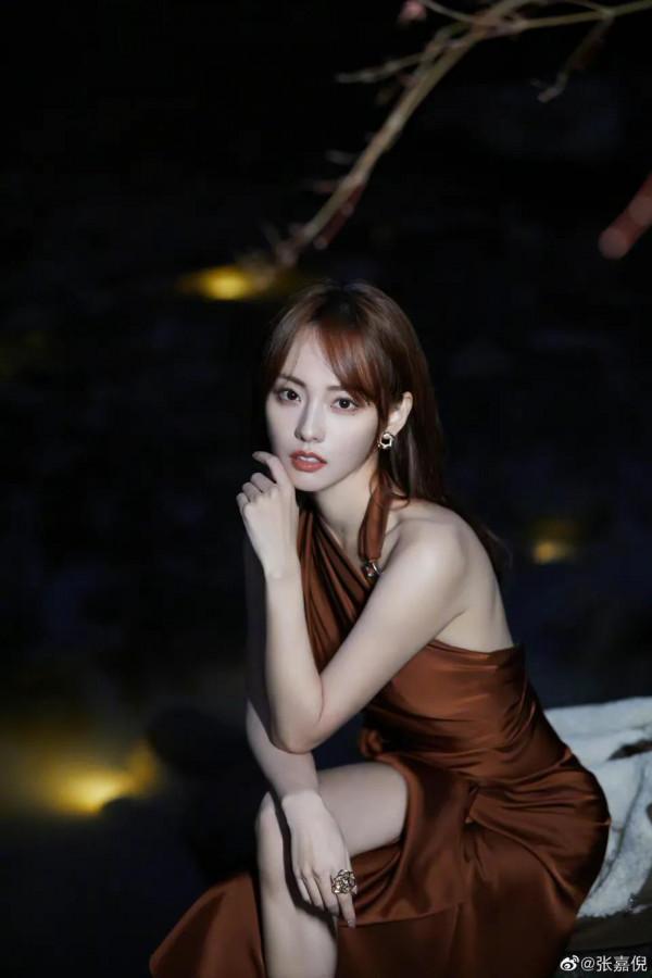 12.7圖:劉亦菲、楊冪、張嘉倪、周筆暢、李棟旭、檀健次、張慧雯 12.7圖:劉亦菲、楊冪、張嘉倪、周筆暢、李棟旭、檀健次、張慧雯