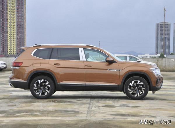 比老款更顯時尚氣息！搭2.0T+全時四驅，實拍體驗2021款大眾途昂