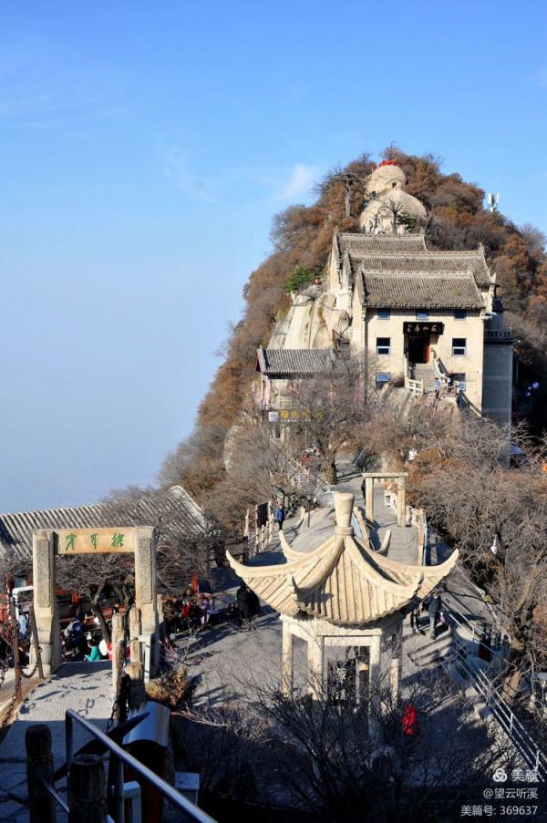 乘坐西峰索道上華山