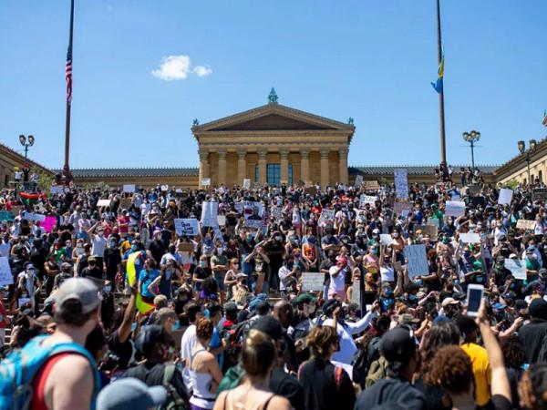 12月3日,中美兩軍高層或將舉行會晤;英國確認馬航MH370殘骸位置 12月3日,中美兩軍高層或將舉行會晤;英國確認馬航MH370殘骸位置