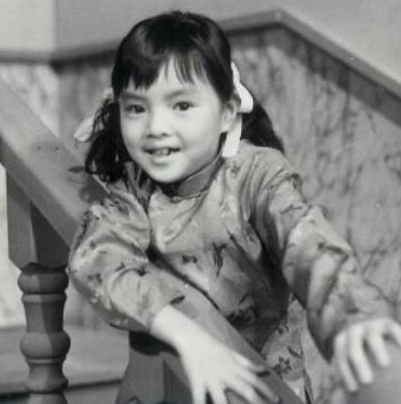 被當成搖錢樹的童星,鄧鳴賀去世時僅9歲,紀寶如被家人囚禁 被當成搖錢樹的童星,鄧鳴賀去世時僅9歲,紀寶如被家人囚禁