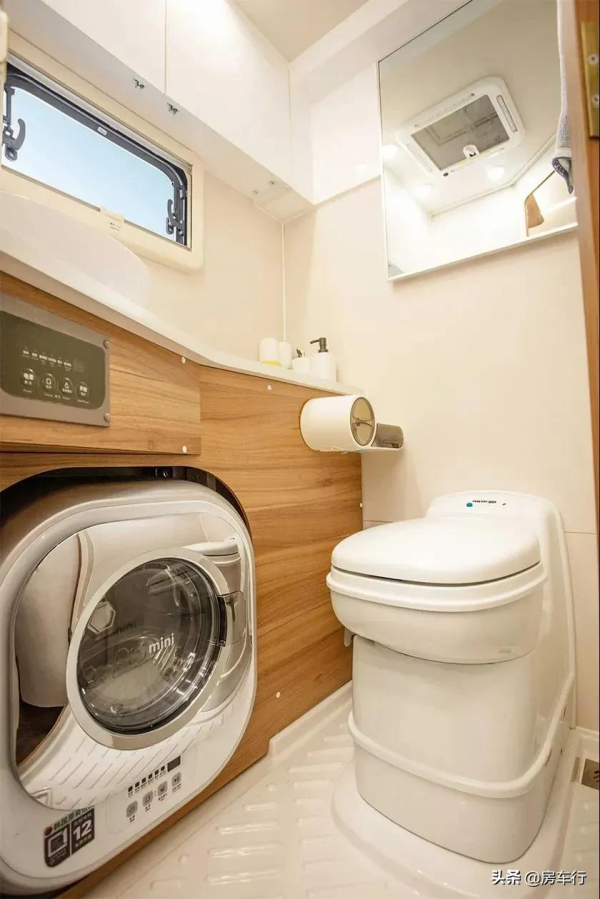 超大車內空間，坐擁舒適睡眠，上汽大通MAXUS生活家H60輕卡房車