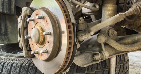 汽車N年後底盤會發出各種異響，如何透過低成本來維護懸掛的效能