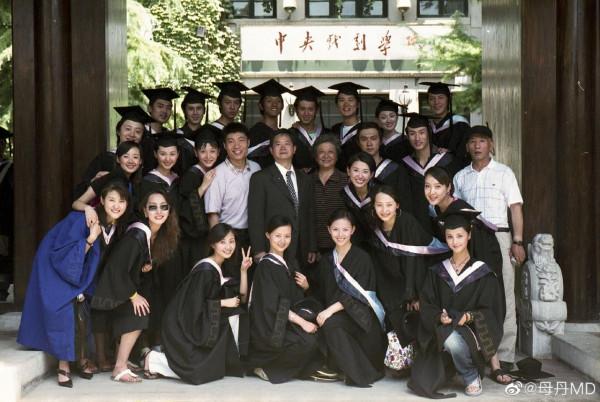 二仙女橙兒：參加過快女，曾轉行當老師還教過許凱，現復出演太后