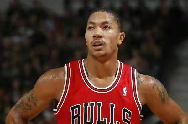 11年詹姆斯表現強於羅斯，為何MVP給了羅斯，是黑幕還是真實力？