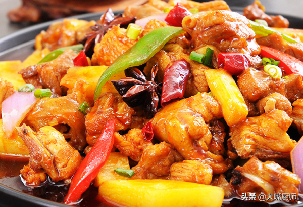 做燒雞塊，別再焯水了，廚師教你2招，雞肉鮮嫩入味，好吃還營養