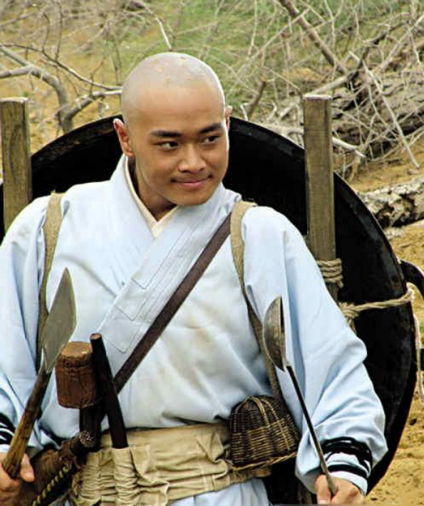 曹駿：16歲火遍全國，30歲無人問津，“老實人”混不了娛樂圈嗎？