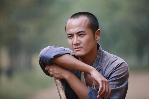 賈平凹《天狗》：借夫養夫的“三角戀”，慾望終究“敗”給了道德