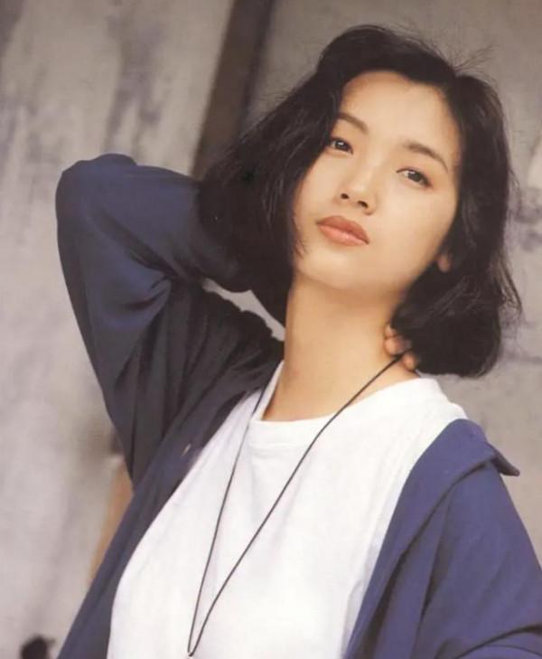 “年少不知阿姨好”，長大後才覺得超美的5位女港星