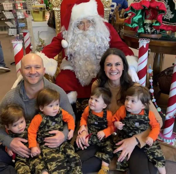 全球僅72例！女子誕下同卵四胞胎，絕了，打麻將永遠不缺人了