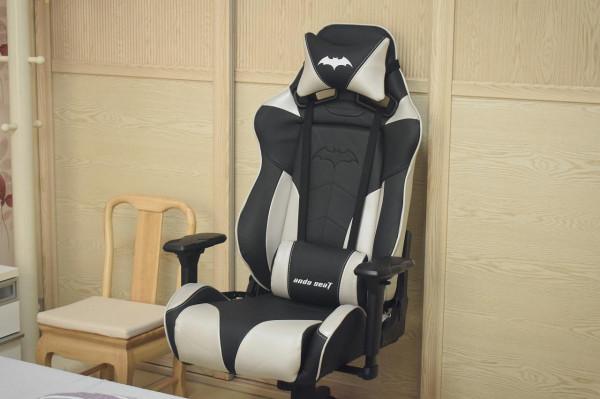 坐擁蝙蝠俠，手敲扎古II，ikbc鍵盤&amp;安德斯特超英電競椅體驗