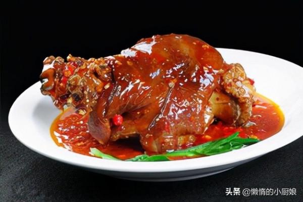 肘子這樣做才好吃，肥而不膩，軟爛入味，年夜飯壓軸菜首選哦