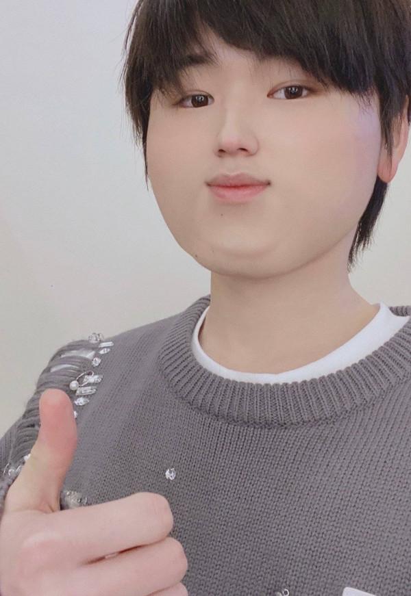 TNT過元宵節，丁程鑫曬學校湯圓，賀兒模仿白敬亭發影片曬冰墩墩