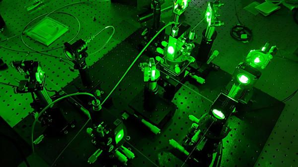 全息照相機誕生!可以看穿幾乎所有物體!|科學焦點 全息照相機誕生!可以看穿幾乎所有物體!|科學焦點