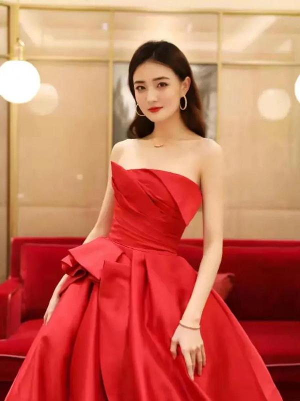 11年軍齡的徐璐:委婉大方美麗動人 11年軍齡的徐璐:委婉大方美麗動人