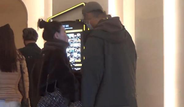 王寶強緋聞女友戀情曝光!熊乃瑾和帥哥約會,還摟其脖子甜蜜親吻 王寶強緋聞女友戀情曝光!熊乃瑾和帥哥約會,還摟其脖子甜蜜親吻