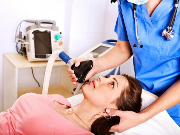 對老年患者使用舒更葡萄或新斯的明拮抗羅庫溴銨後恢復情況的比較