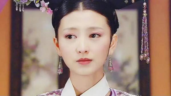 甄嬛傳沒火起來的演員：流朱26歲，剪秋才25歲，眉莊演鞠婧禕的媽