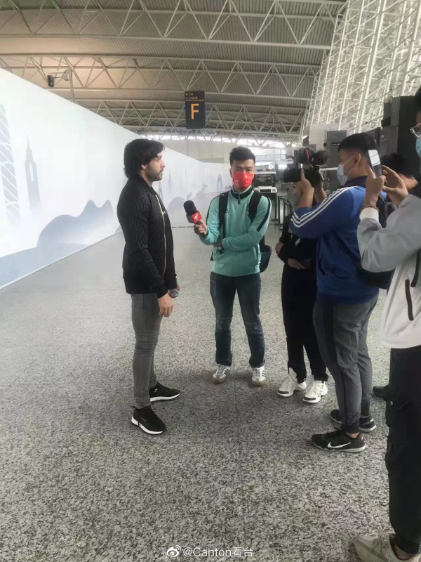 高拉特親承已解約:艾克森阿蘭等或步後塵!曝有球隊接觸歸化國腳 高拉特親承已解約:艾克森阿蘭等或步後塵!曝有球隊接觸歸化國腳