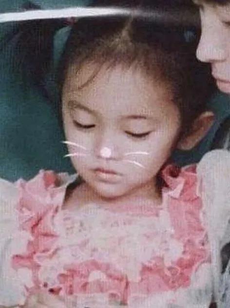 17位女星童年照,你能認出來誰?有人從小美到大,有人女大十八變 17位女星童年照,你能認出來誰?有人從小美到大,有人女大十八變