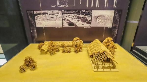 跟隨《登場了!洛陽》,探訪最早的中國,二里頭夏都遺址 跟隨《登場了!洛陽》,探訪最早的中國,二里頭夏都遺址