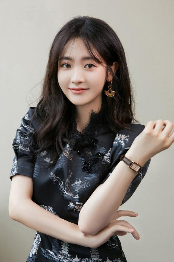 Baby和邢菲同款撞衫，兩人風格各有千秋，隨便穿穿都有好氣質