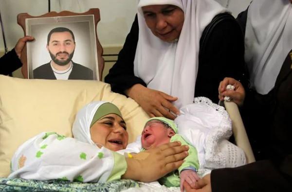 蹲了15年大牢，妻子為他在獄外生了4個孩子