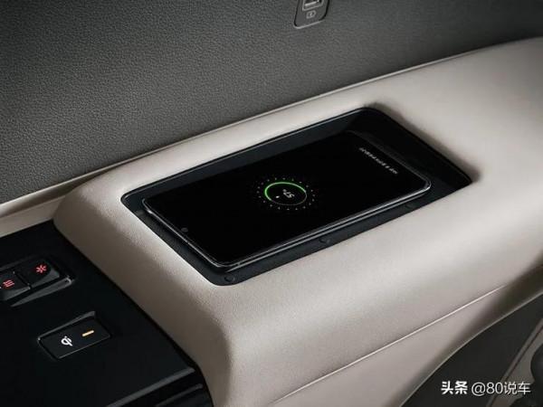 別克GL8 Avenir的對手，起亞嘉華4座版，豪華頭等艙