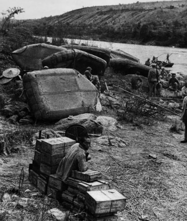 血戰五原:日寇被圍後詐降,施放毒氣彈偷襲,被國軍放火活活燒死 血戰五原:日寇被圍後詐降,施放毒氣彈偷襲,被國軍放火活活燒死