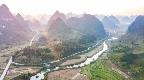 這裡是我國三大名泉之一,風景清淨幽美,有山情野趣的韻味 這裡是我國三大名泉之一,風景清淨幽美,有山情野趣的韻味
