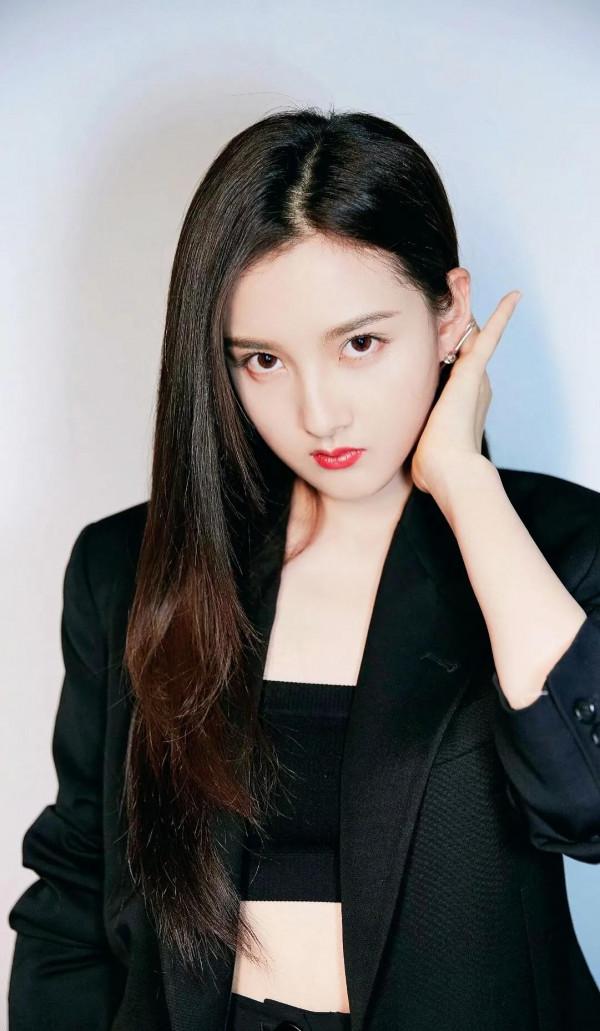 有喜歡宋祖兒的嗎？是曾經的小哪吒，也是大方得體的喬四美