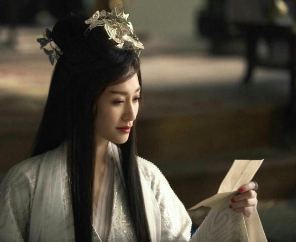 8位沒“少女感”的女明星，20多歲顯老，同齡人老了她們卻反超了