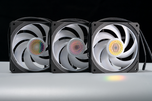 酷炫黑科技為硬體穩定保駕護航：酷冷機電散三件套體驗