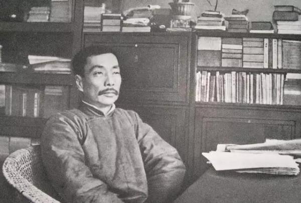 別再給胡適洗白了，看看他的所作所為，連好友魯迅都開始討厭他了