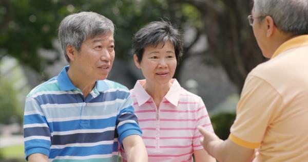 40歲女保姆,向65歲老人示愛,老人說:我心裡明白,請你離開 40歲女保姆,向65歲老人示愛,老人說:我心裡明白,請你離開