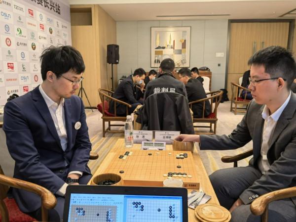 2021圍甲季後賽第二輪第2場圖集：柯羋辜丁頂尖對抗