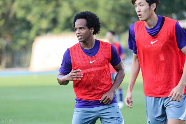 昨天15點！中超津門虎收穫滿滿：魯能成“磨刀石”，中秋舒服了