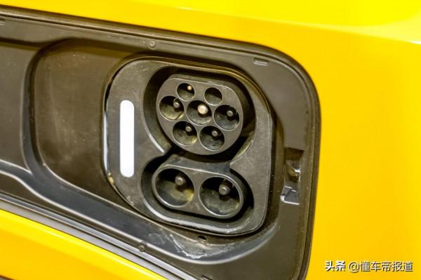 新車|開車像開星際戰艦?愛馳U6靜態解析:擋把新穎 或售20萬以上 新車|開車像開星際戰艦?愛馳U6靜態解析:擋把新穎 或售20萬以上